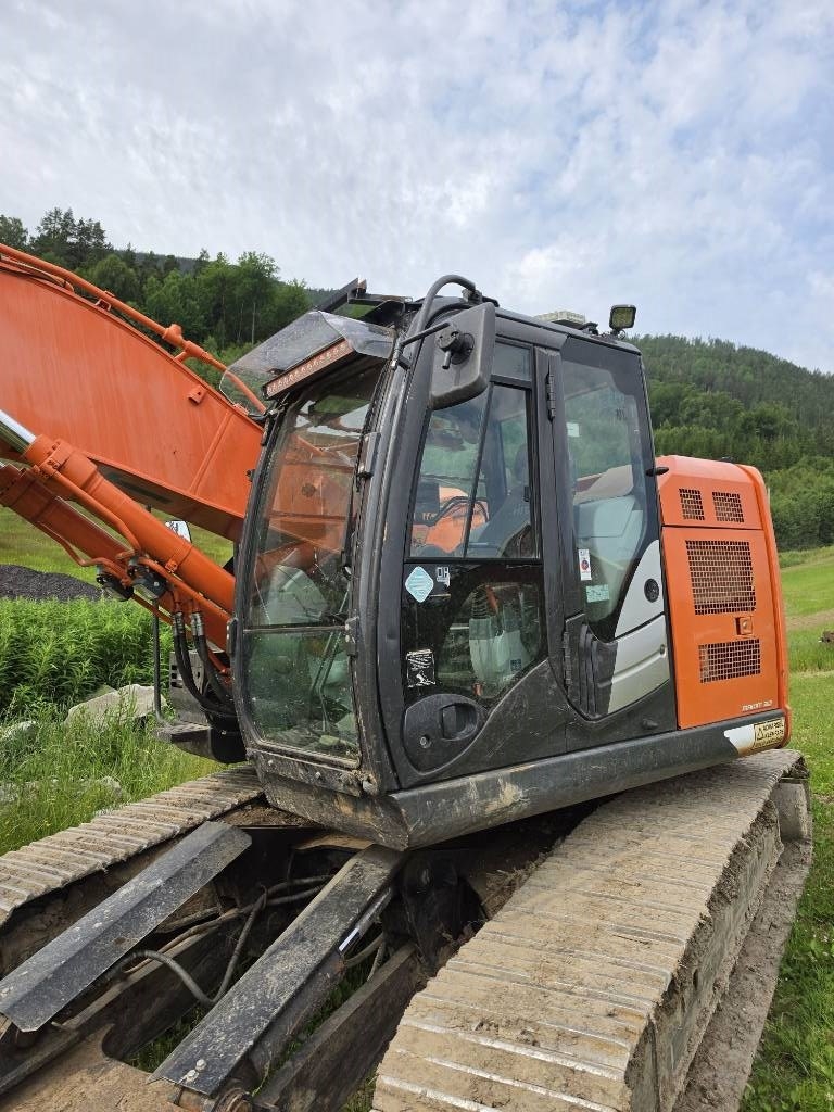 Hitachi ZX 225 US LC-6 – bilde 1 av 15