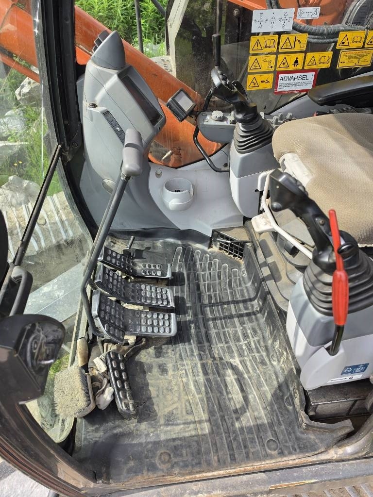Hitachi ZX 225 US LC-6 – bilde 12 av 15