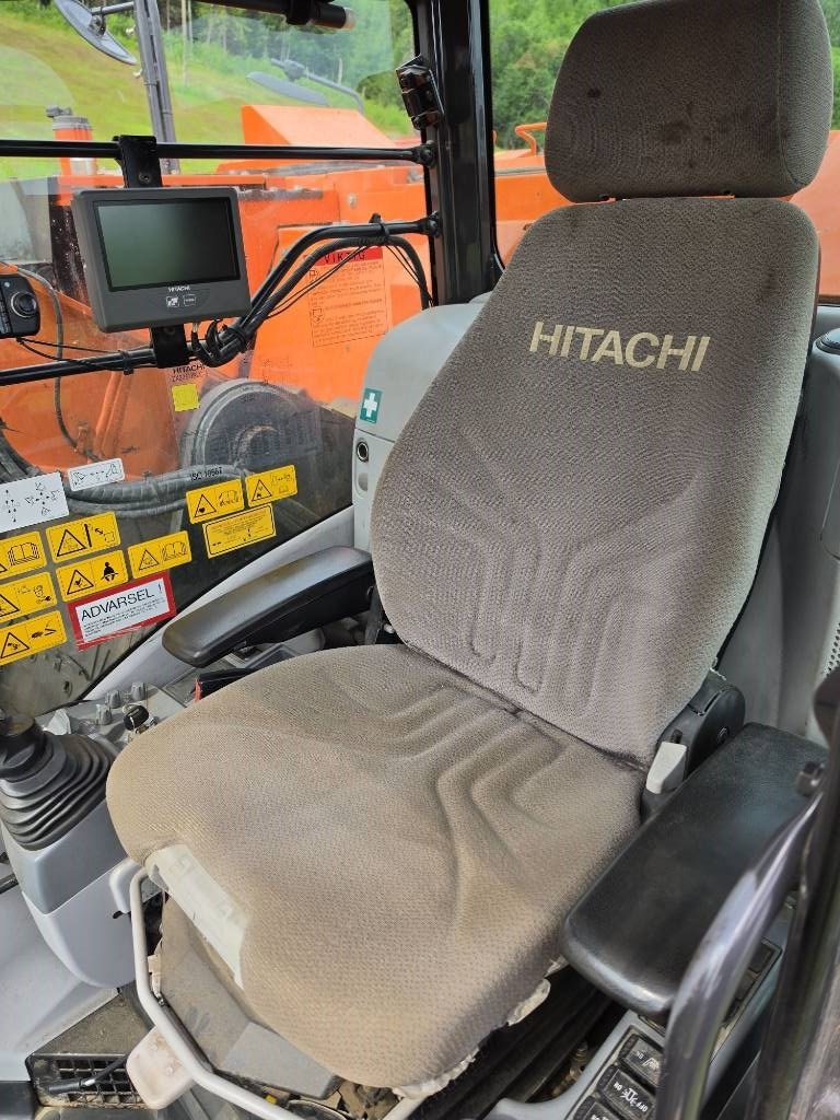 Hitachi ZX 225 US LC-6 – bilde 13 av 15