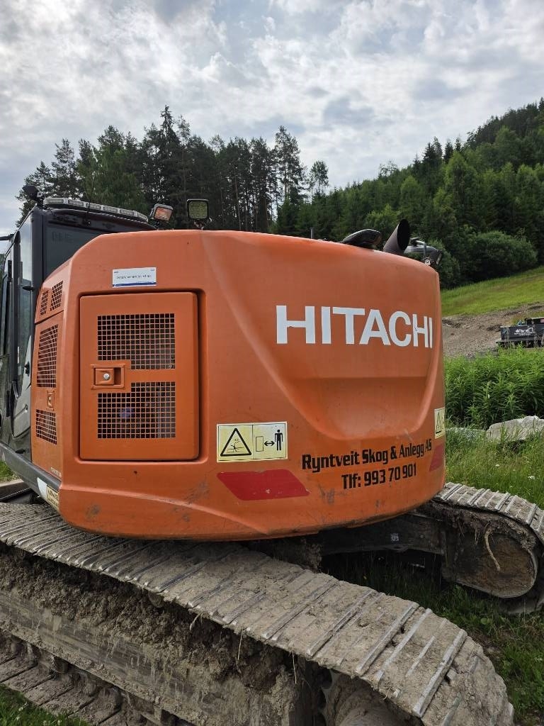 Hitachi ZX 225 US LC-6 – bilde 3 av 15