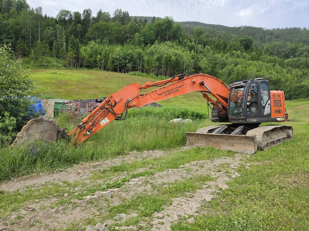 Hitachi ZX 225 US LC-6 – bilde 5 av 15