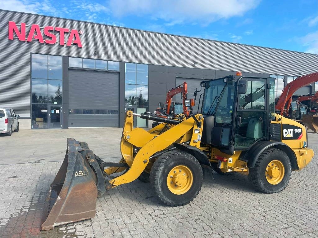 CAT 906M – bilde 1