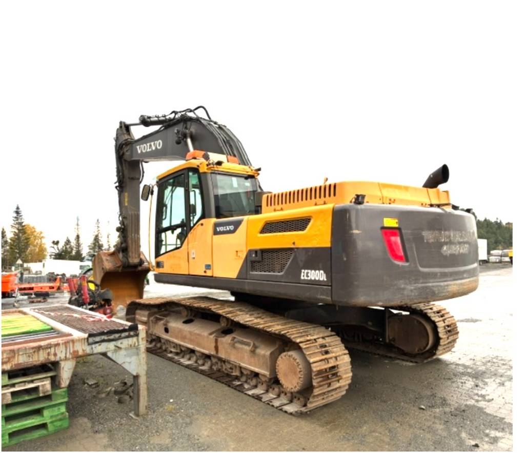 Volvo EC 300 D L – bilde 2 av 11