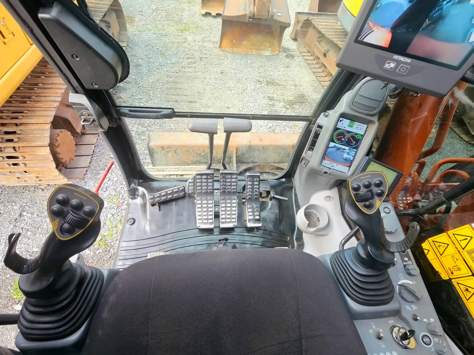 Hitachi ZX135US-6 – bilde 41 av 60