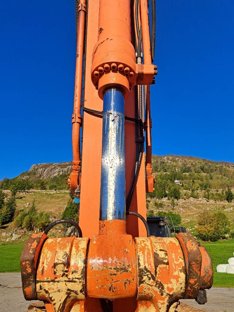 Hitachi ZX 300 LC-6 – bilde 9 av 15