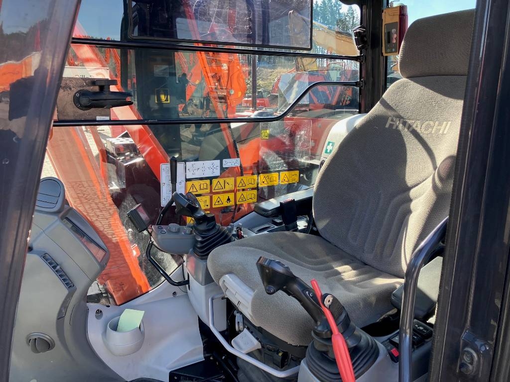 Hitachi ZX 135 US-5 – bilde 8 av 8