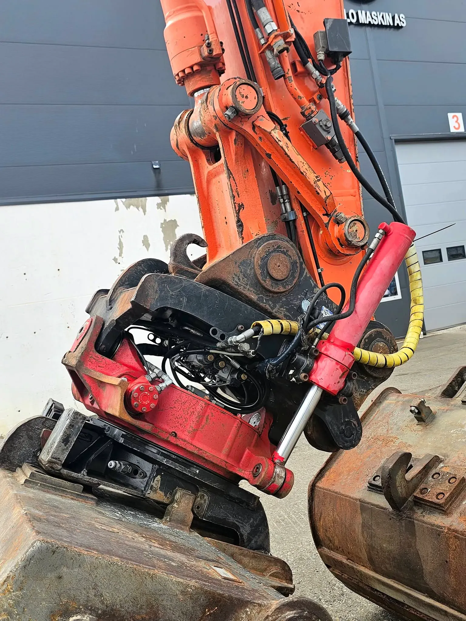 Hitachi ZX250LC-3 – bilde 14 av 56