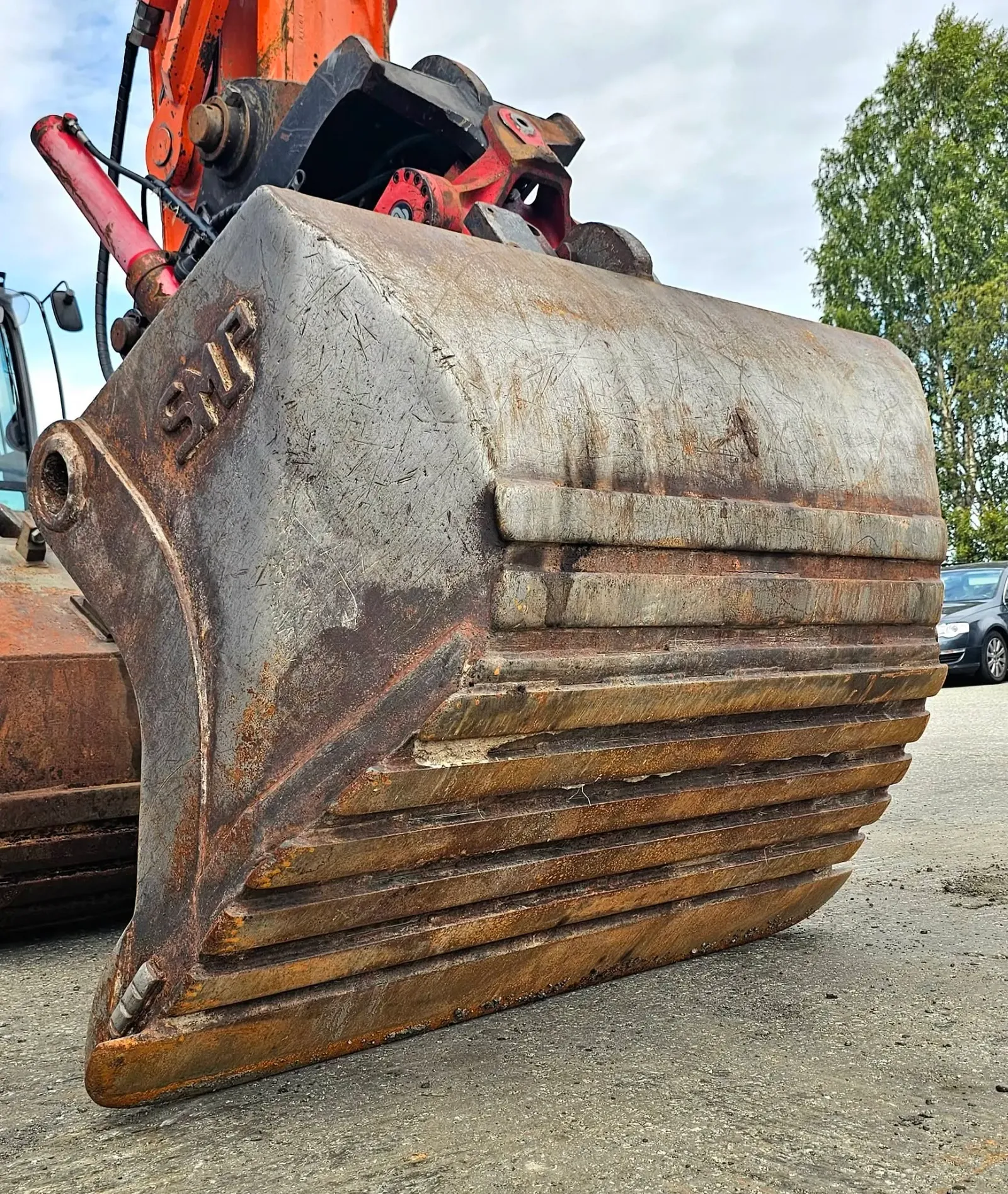 Hitachi ZX250LC-3 – bilde 17 av 56