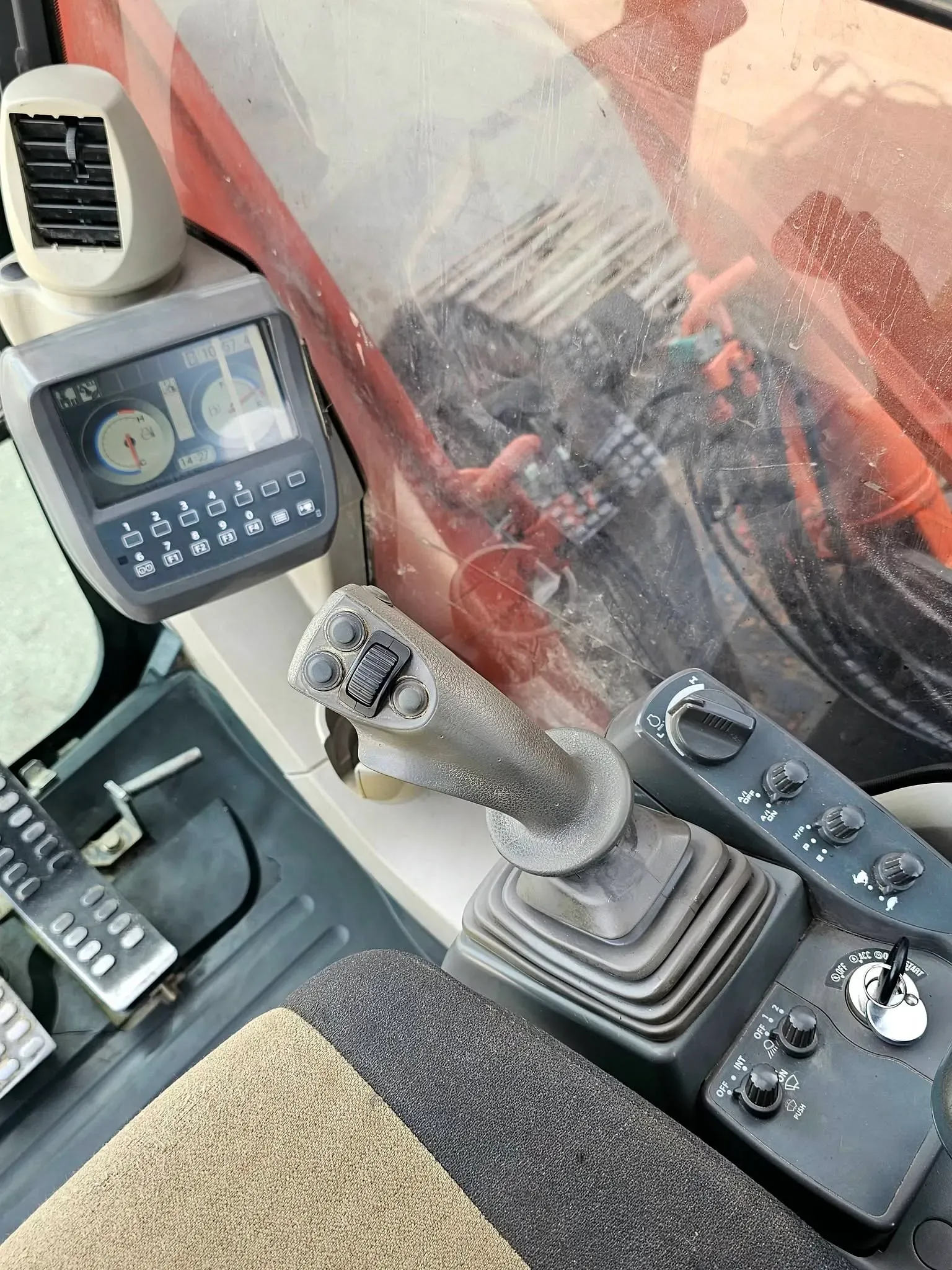 Hitachi ZX250LC-3 – bilde 50 av 56