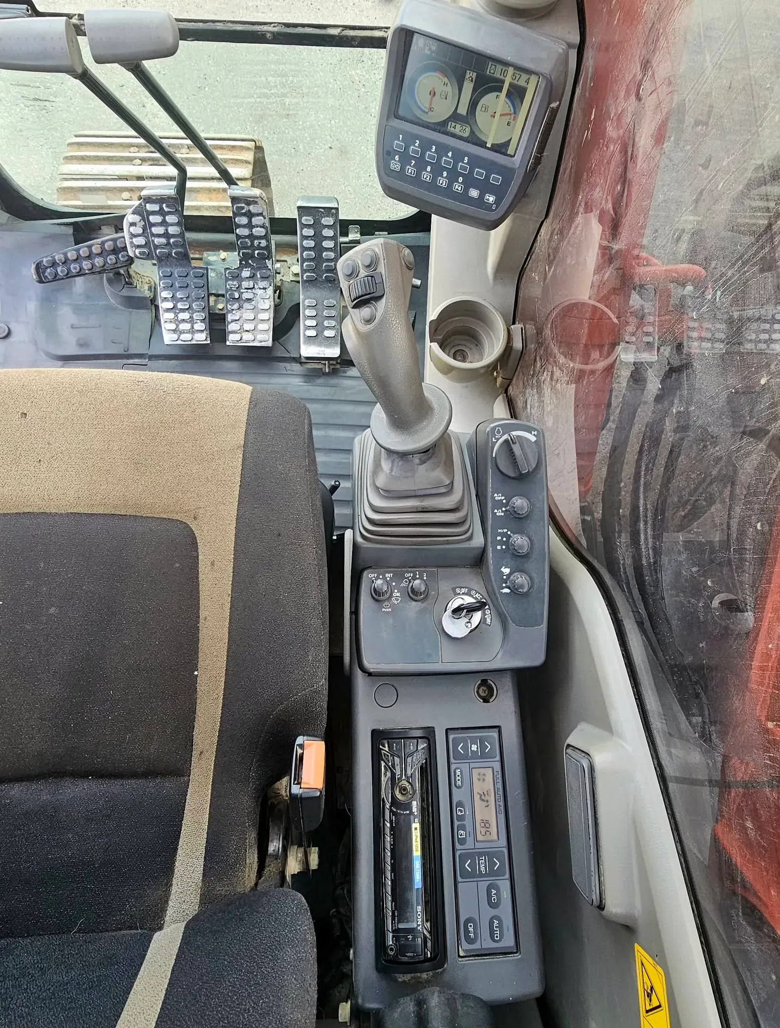 Hitachi ZX250LC-3 – bilde 49 av 56