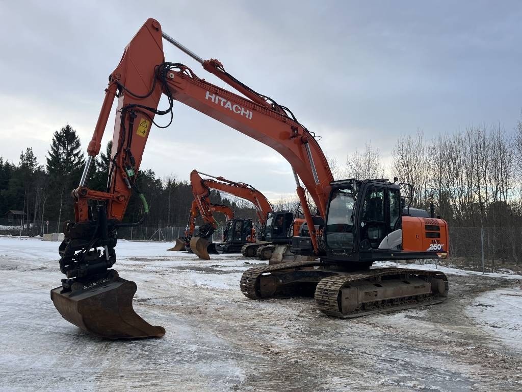 Hitachi ZX 250 LC-6 – bilde 1