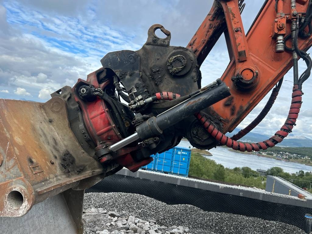 Hitachi ZX 300 -7 – bilde 8 av 13