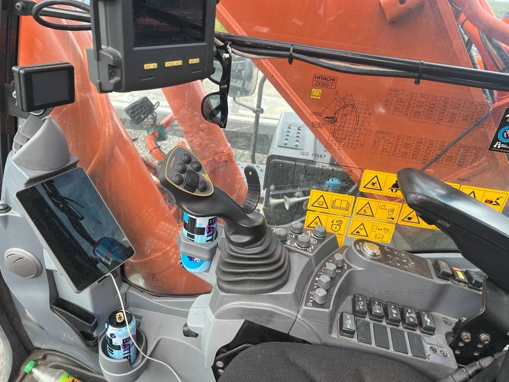 Hitachi ZX 300 -7 – bilde 10 av 13