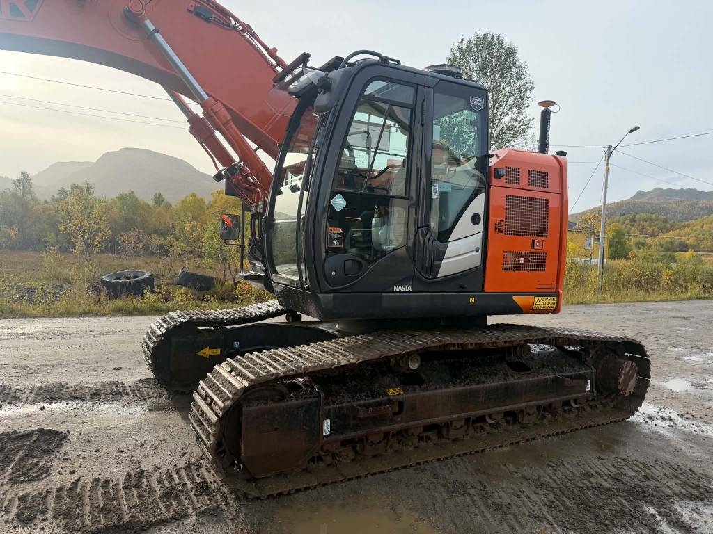 Hitachi ZX 225 US LC-6 – bilde 1 av 20