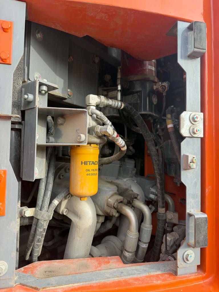 Hitachi ZX 225 US LC-6 – bilde 12 av 20