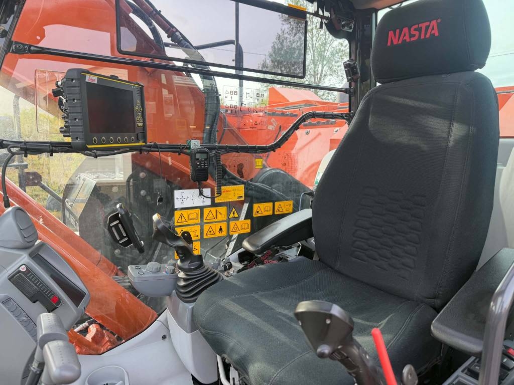 Hitachi ZX 225 US LC-6 – bilde 16 av 20