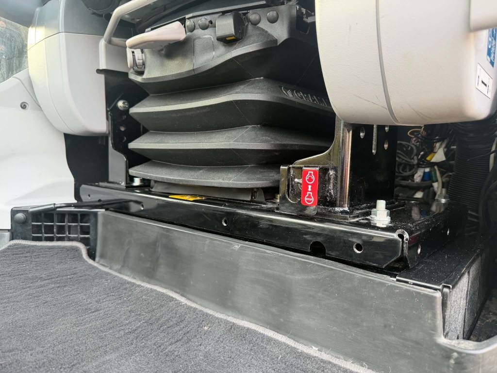 Hitachi ZX 225 US LC-6 – bilde 17 av 20