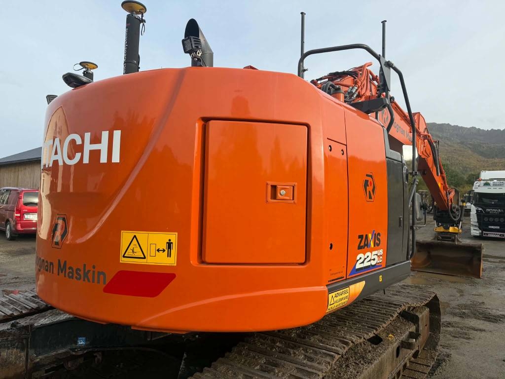 Hitachi ZX 225 US LC-6 – bilde 5 av 20