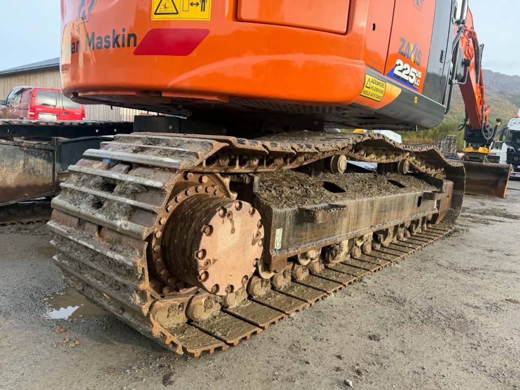 Hitachi ZX 225 US LC-6 – bilde 6 av 20