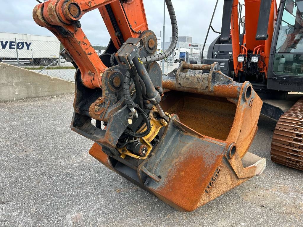Hitachi ZX 210 LC-6 – bilde 6