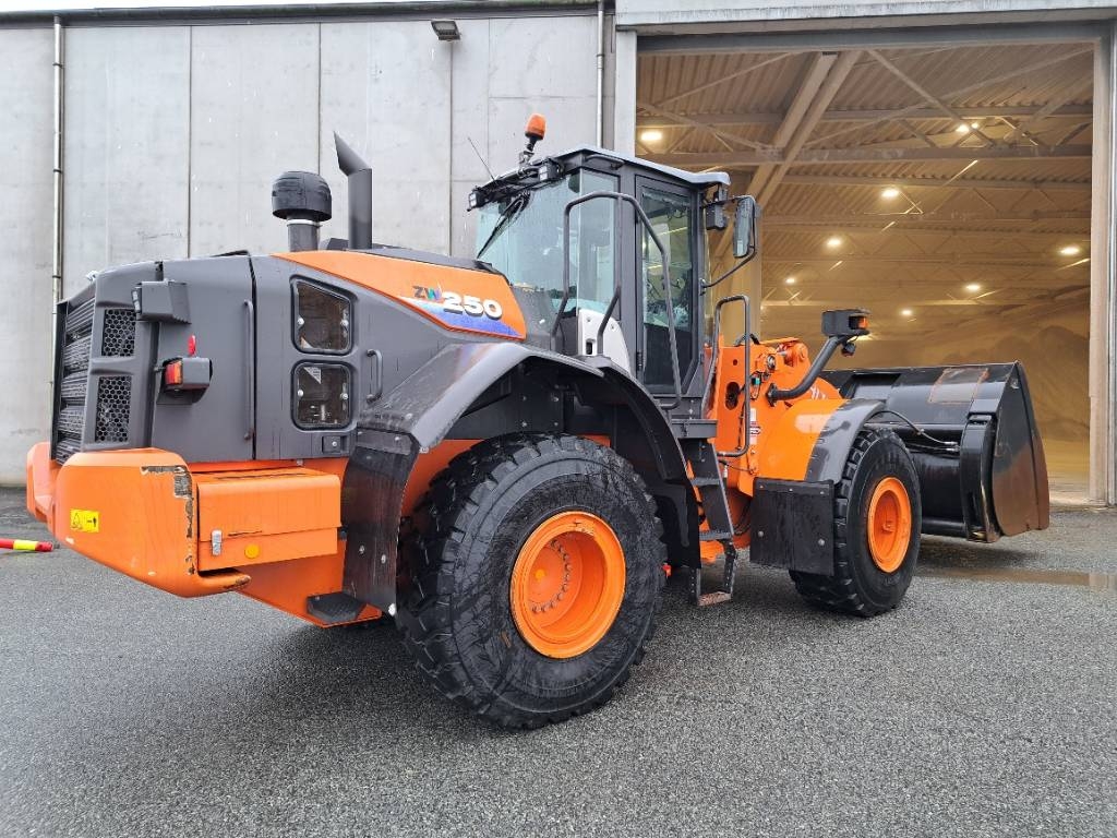 Hitachi ZW250-6 – bilde 3