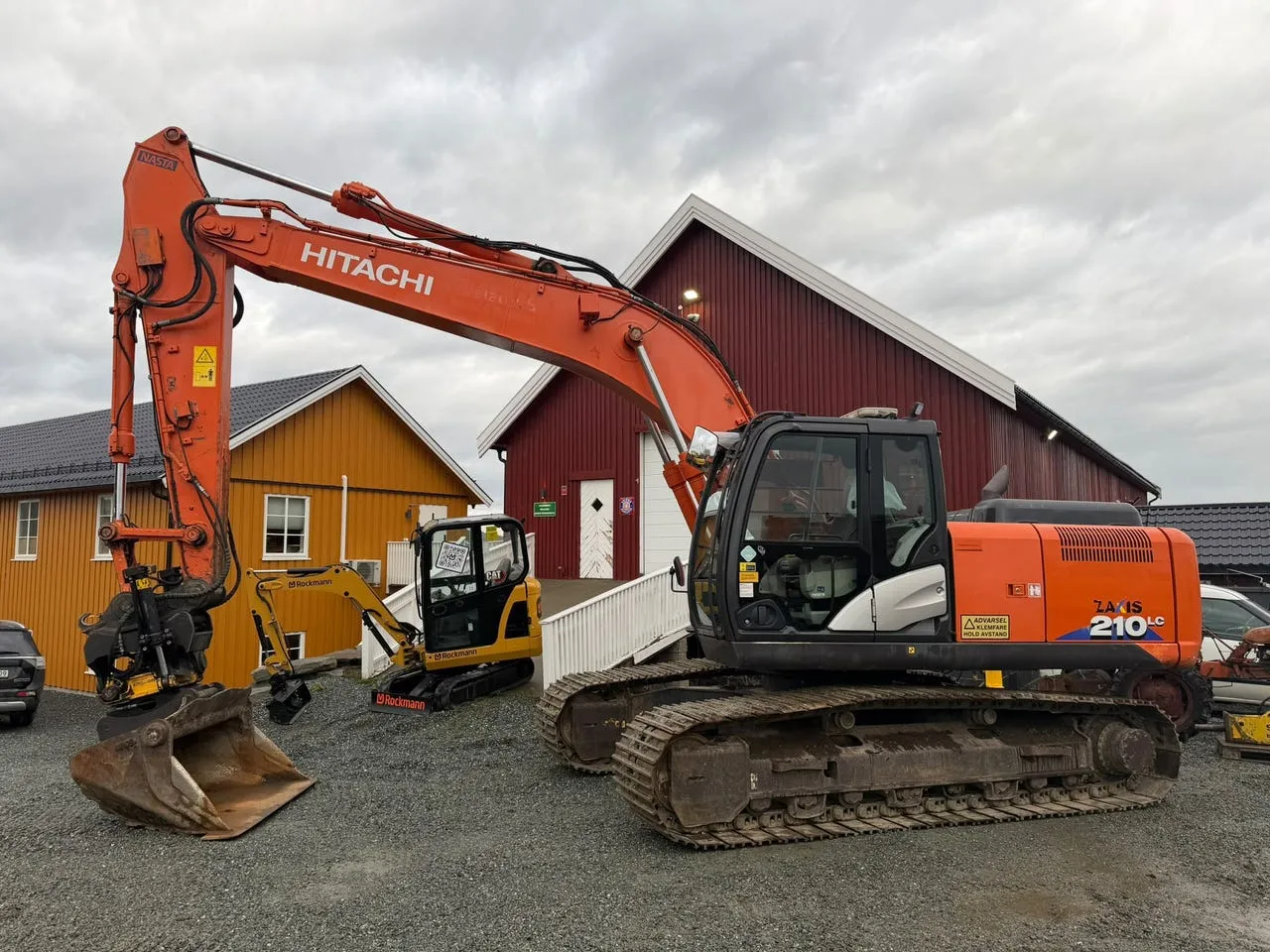 Hitachi ZX210LC-5B – Hell – Gravemaskiner til salgs