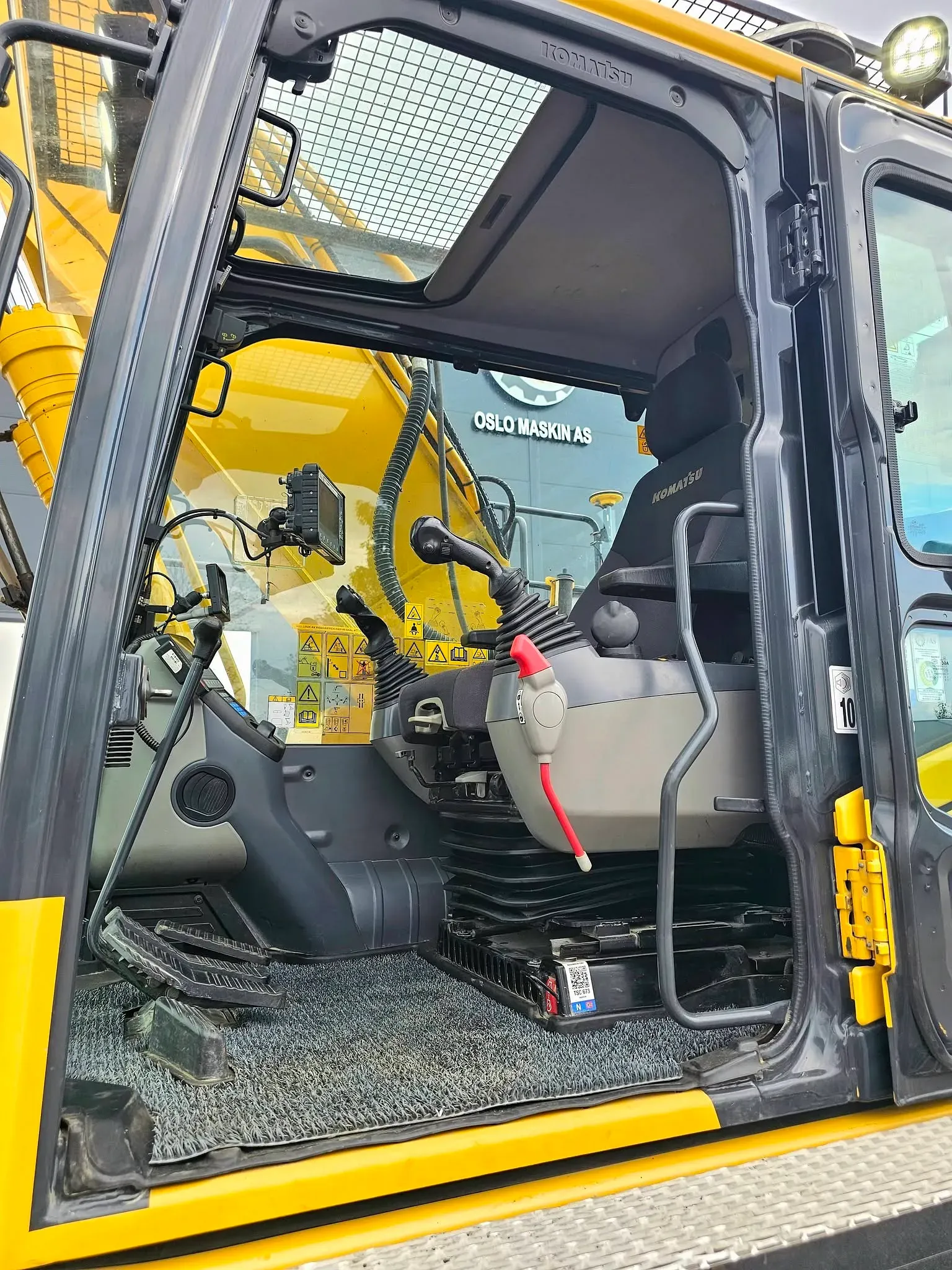 Komatsu PC240LC-11E0 – bilde 56 av 73