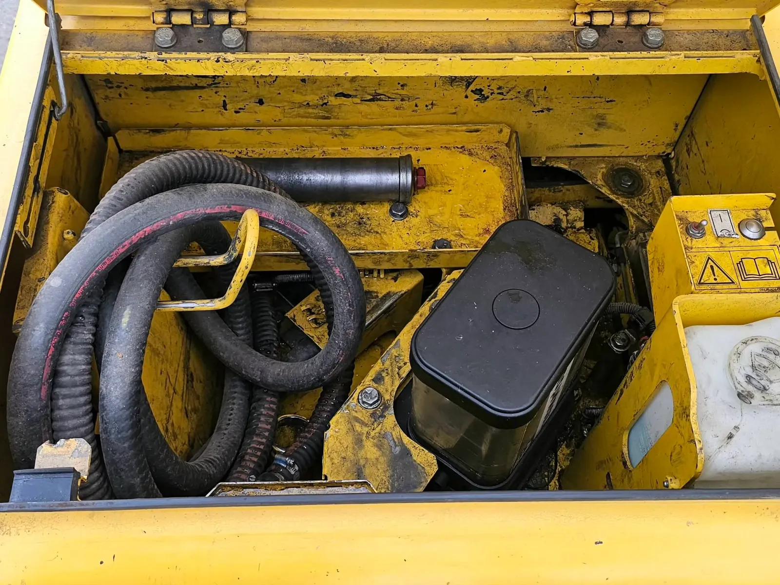 Komatsu PC240LC-11E0 – bilde 51 av 73