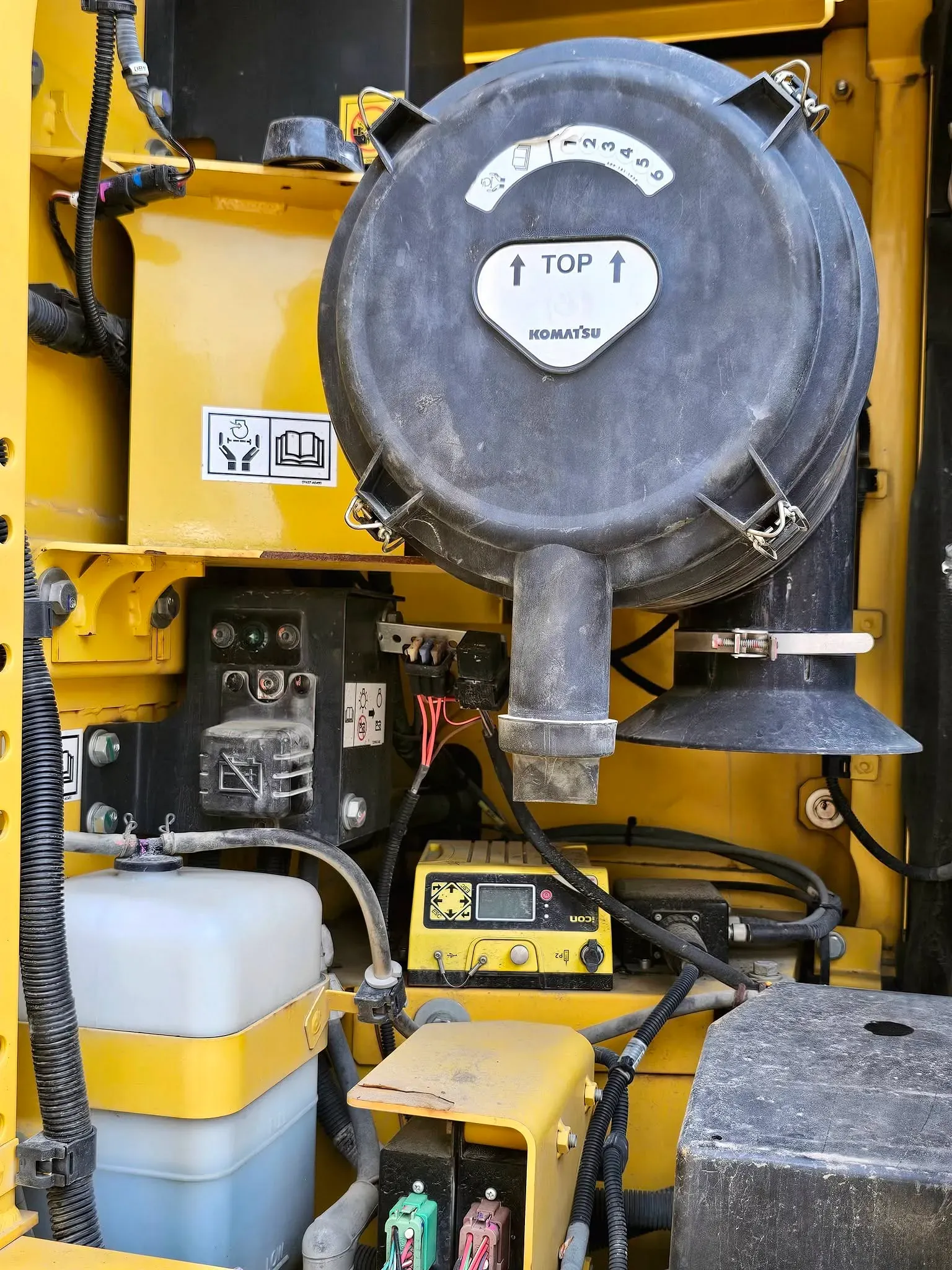 Komatsu PC240LC-11E0 – bilde 46 av 73