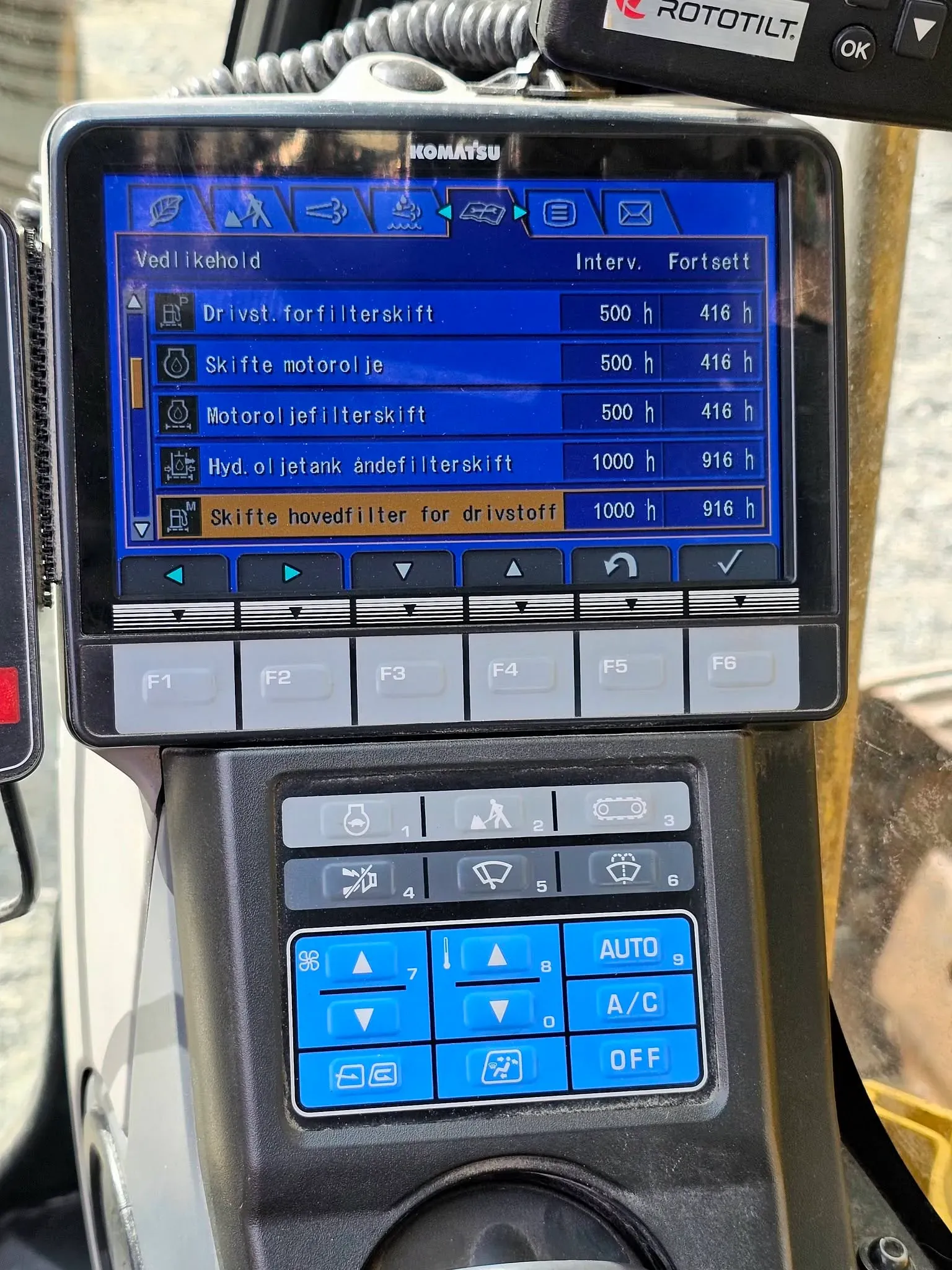 Komatsu PC240LC-11E0 – bilde 67 av 73