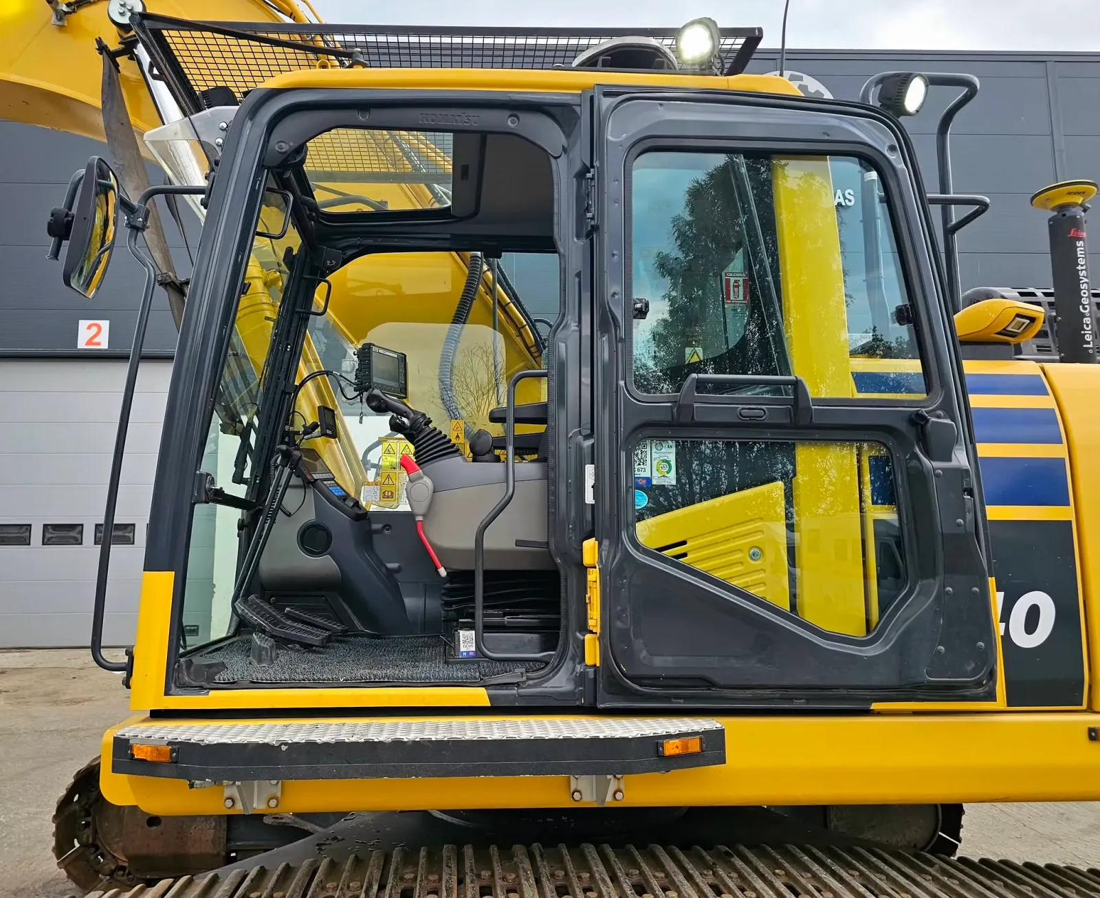 Komatsu PC240LC-11E0 – bilde 55 av 73