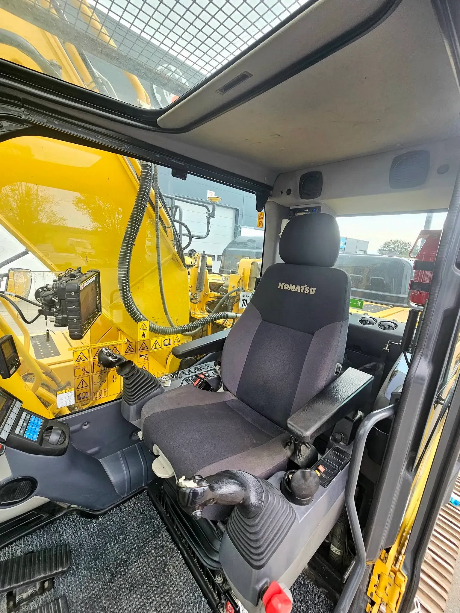 Komatsu PC240LC-11E0 – bilde 58 av 73
