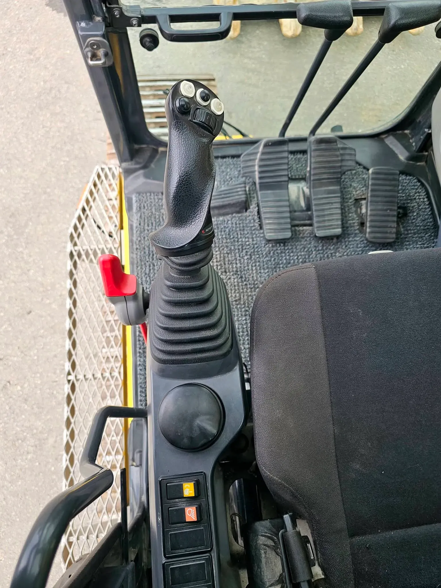 Komatsu PC240LC-11E0 – bilde 63 av 73