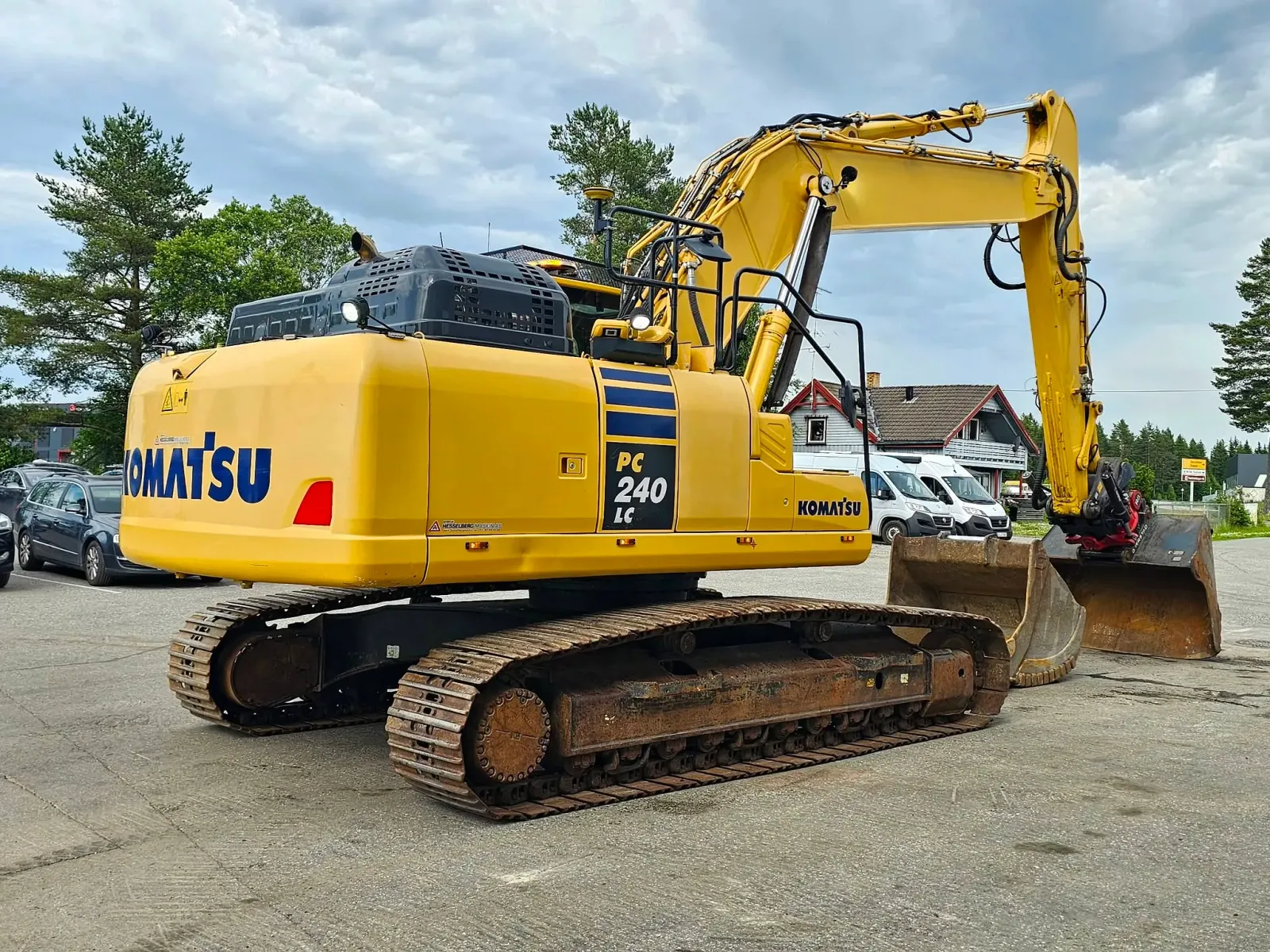 Komatsu PC240LC-11E0 – bilde 5 av 73