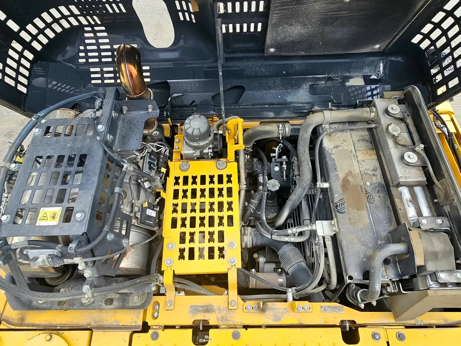 Komatsu PC240LC-11E0 – bilde 50 av 73