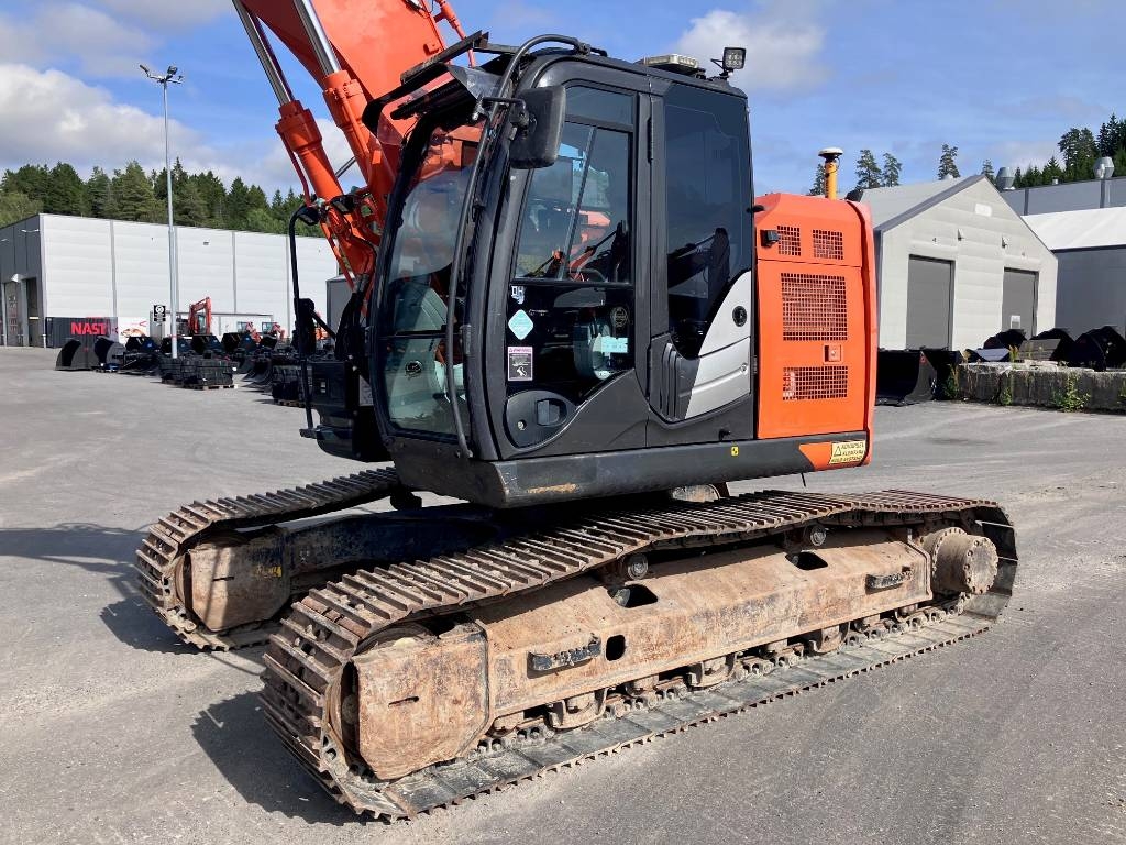 Hitachi ZX225USLC-6 – Larvik – Gravemaskiner til salgs