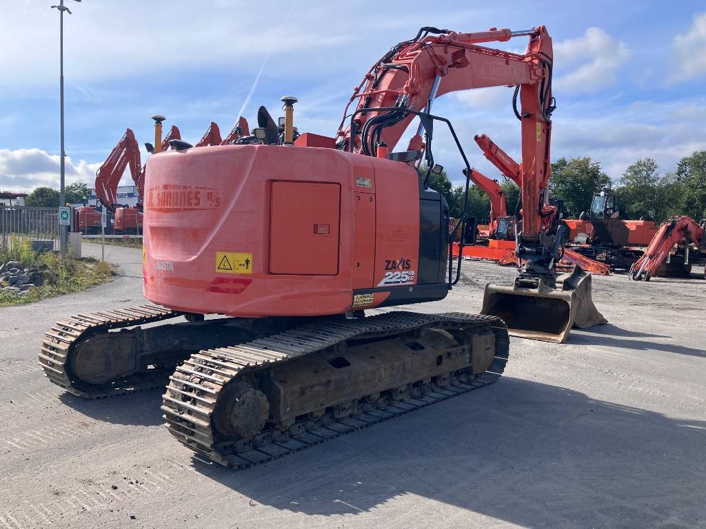 Hitachi ZX225USLC-6 – bilde 3 av 10