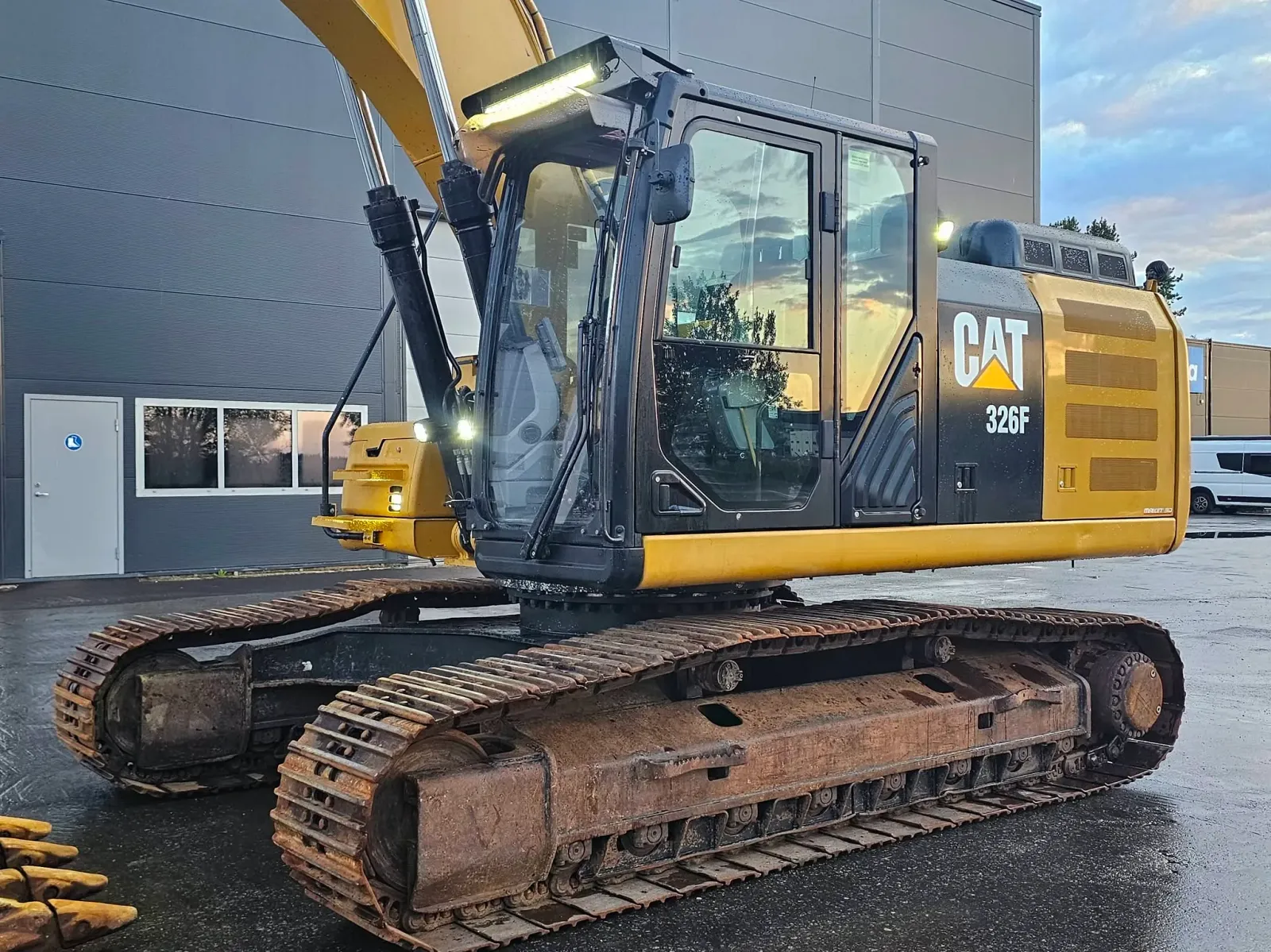 CAT 326FL – bilde 9 av 64