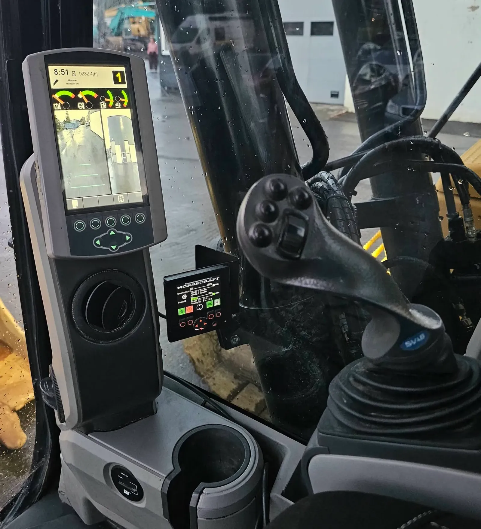 CAT 326FL – bilde 51 av 64