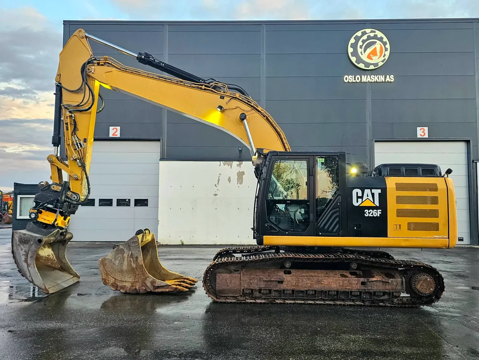 CAT 326FL – bilde 2 av 64