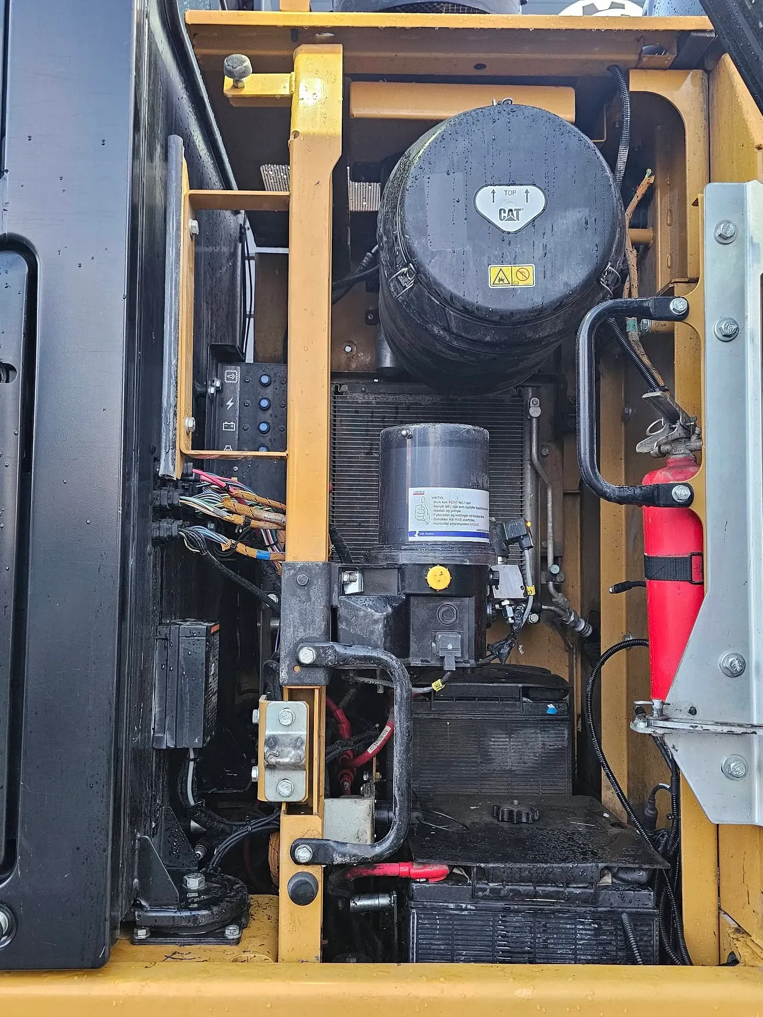 CAT 326FL – bilde 39 av 64