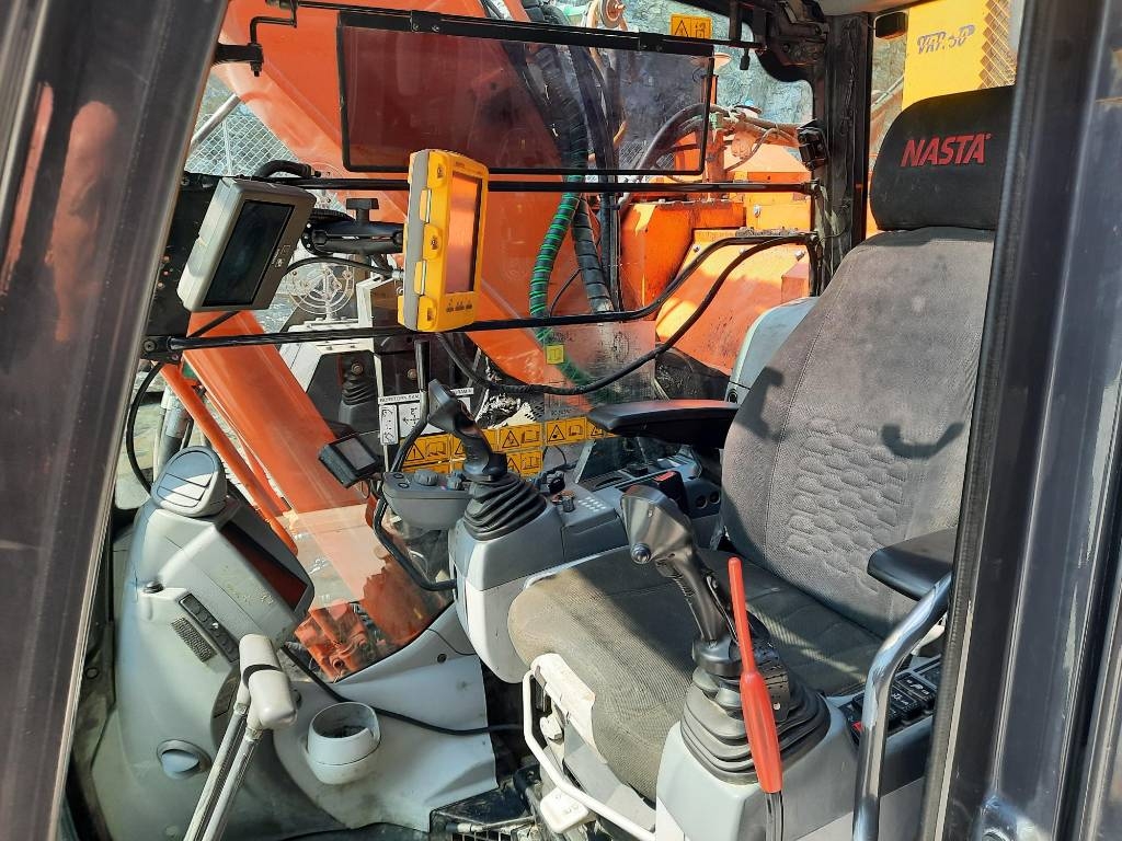 Hitachi ZX225USLC-6 Blade – bilde 8 av 8