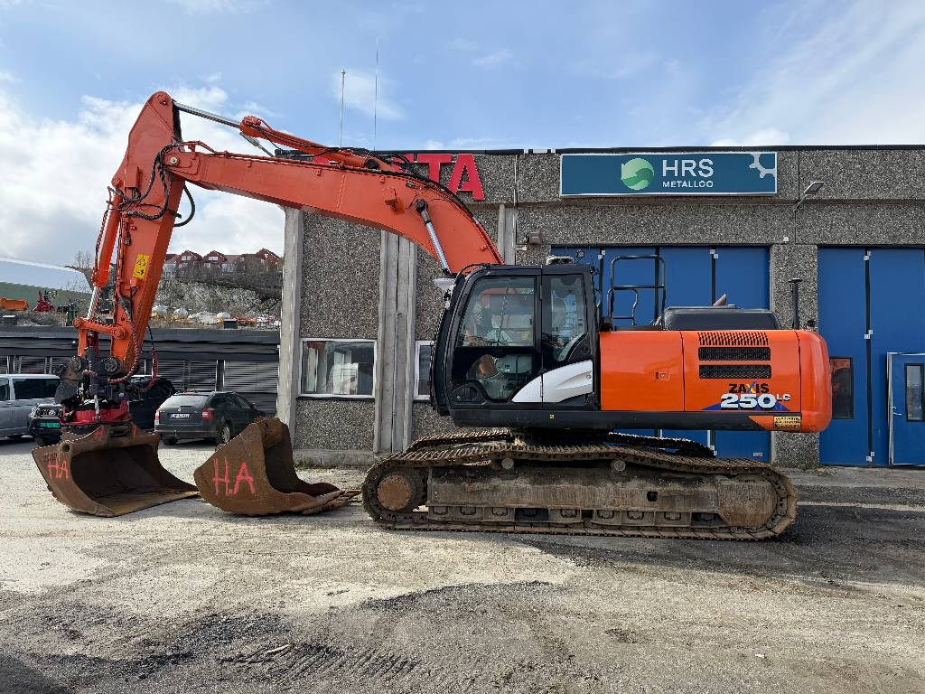 Hitachi ZX 250 LC-6 – bilde 1