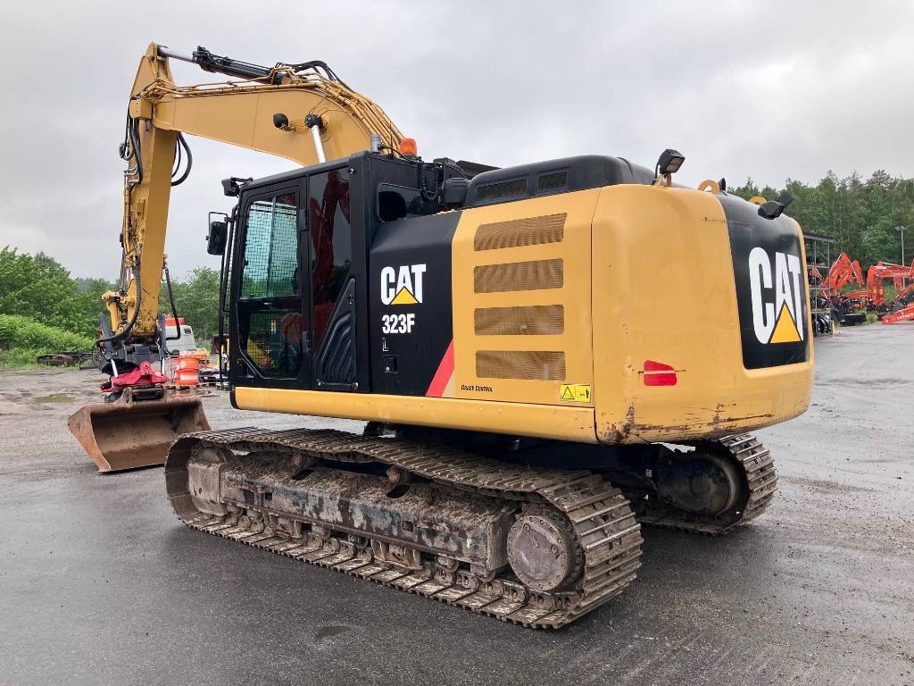 CAT 323 F L – bilde 2
