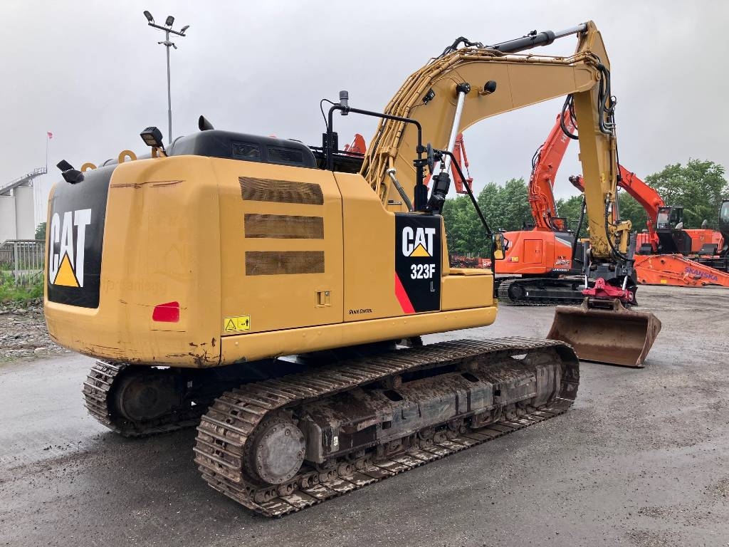 CAT 323 F L – bilde 3