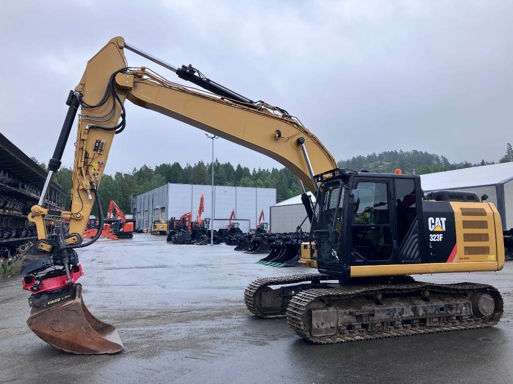 CAT 323 F L – bilde 5