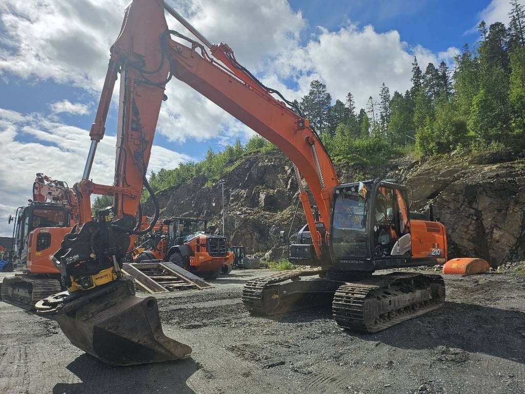 Hitachi ZX 210 LC-6 – bilde 1 av 8