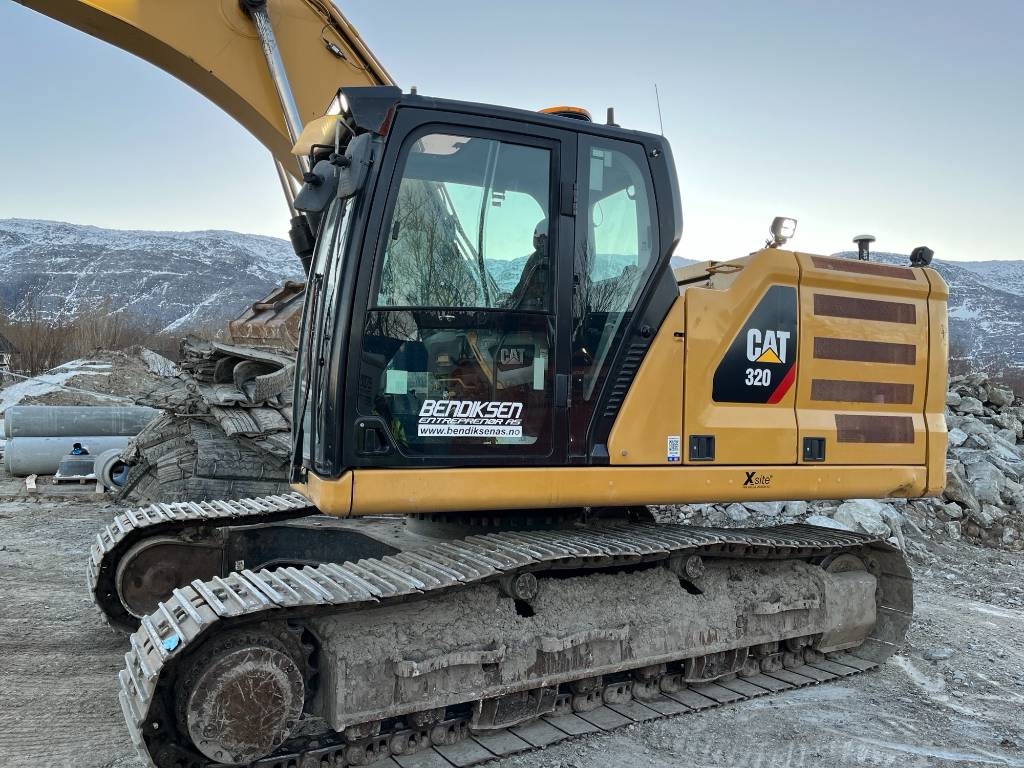 CAT 320 – bilde 1