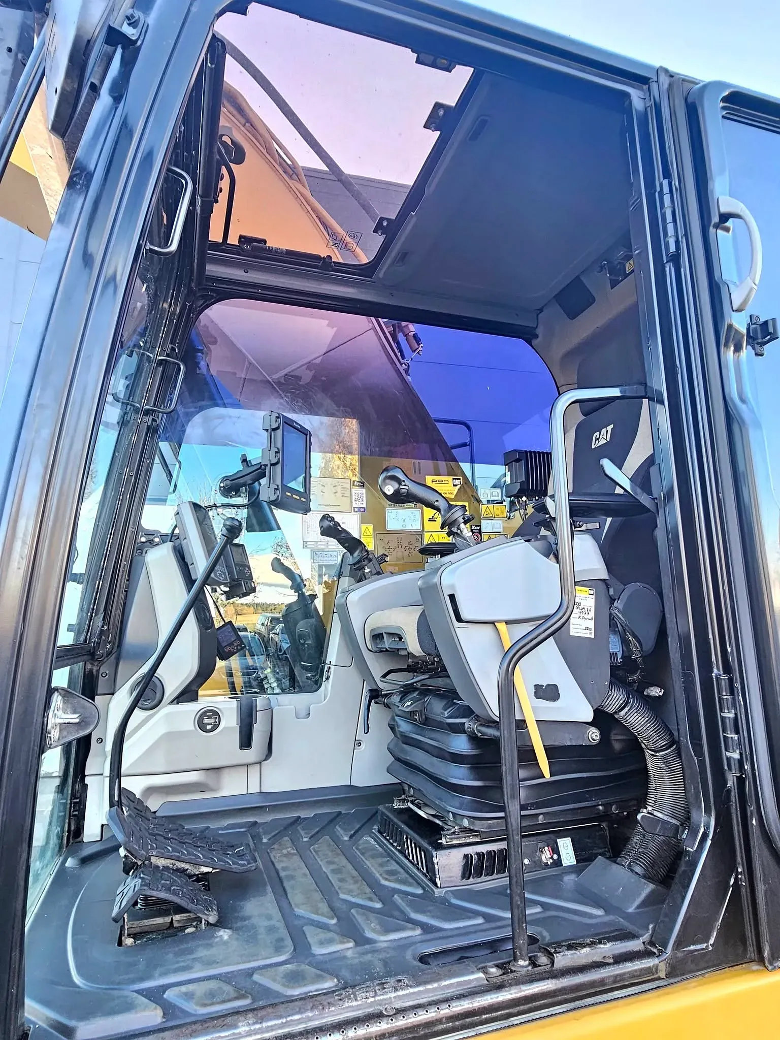 CAT 325FLCR – bilde 48 av 63